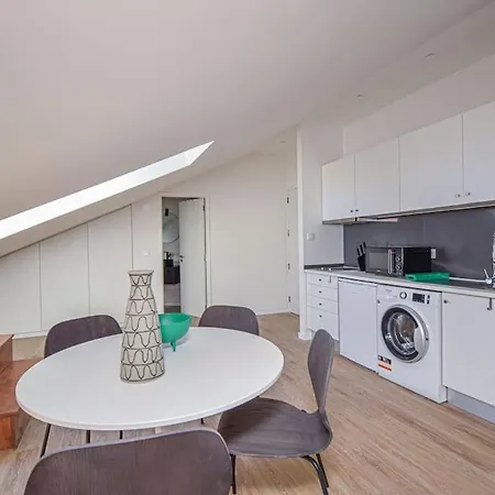 Stylish Apartment *